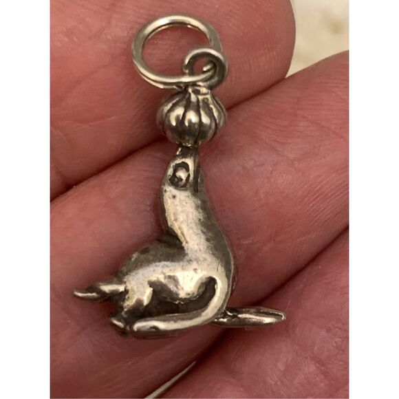 Seal with Ball Sterling Silver Jewelry Charm #sea life #circus - Picture 3 of 5